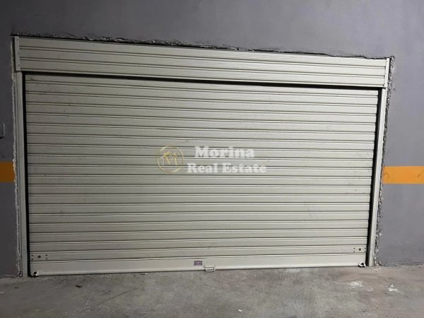 Tirane, jepet me qera ambjent biznesi Kati 1, 110 m² 800 € (Farmacia 10)