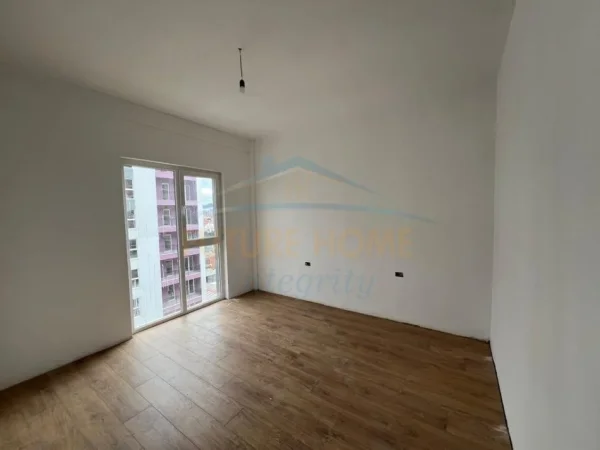 Tirane, shitet apartament 2+1+Ballkon Kati 5, 87 m² 122.220 € 