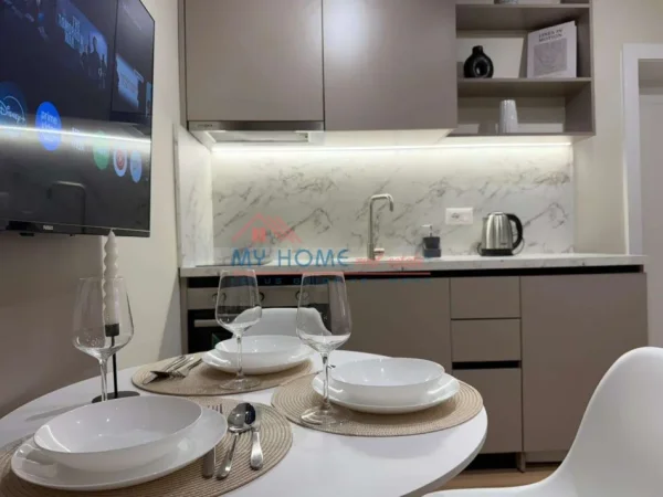 Tirane, shitet apartament 2+1+Ballkon Kati 5, 65 m² 200.000 € (21 Dhjetori)