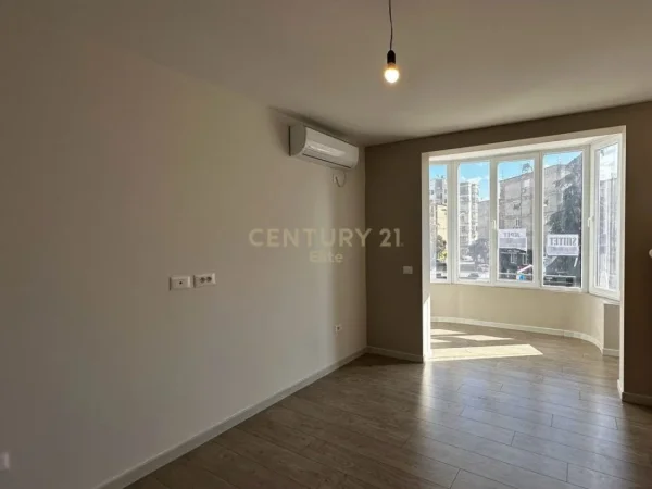 Tirane, shitet apartament 2+1 Kati 2, 128 m² 295.000 € (Zogu i zi)