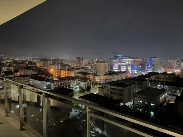 Tirane, jepet me qera nga Pronari, pa-komision apartament 2+1+Ballkon Kati 9, 104 m² 1.250 € (Rruga Mine Peza, Golden Tower Residence)