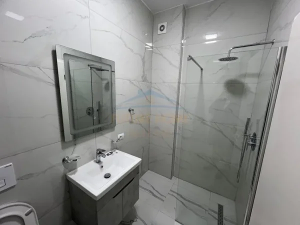 Tirane, jepet me qera apartament 2+1 Kati 4, 105 m² 750 € (Rruga Siri Kodra)