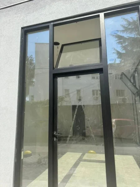 Tirane, jepet me qera ambjent biznesi Kati 0, 50 m² 700 € (RRUGA E DURRESIT)