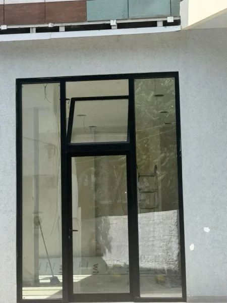 Tirane, jepet me qera ambjent biznesi Kati 0, 50 m² 700 € (RRUGA E DURRESIT)