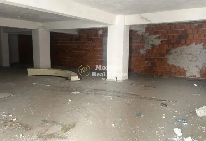 Tirane, shitet Kati 0, 262 m² 289.000 € (Fresku)