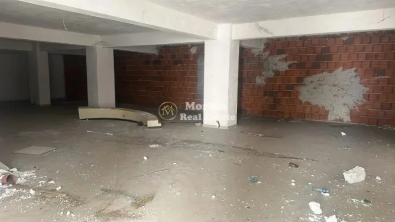 Tirane, shitet Kati 0, 262 m² 289.000 € (Fresku)