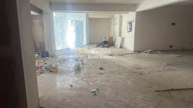 Tirane, shitet Kati 0, 262 m² 289.000 € (Fresku)
