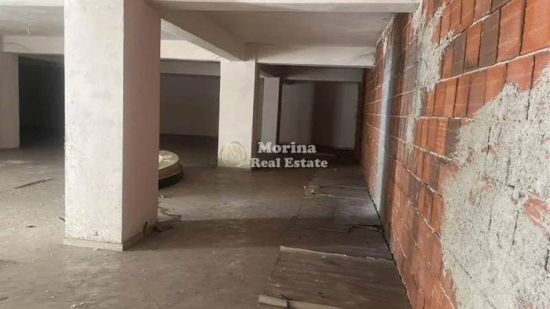 Tirane, shitet Kati 0, 262 m² 289.000 € (Fresku)