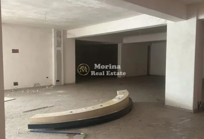 Tirane, shitet Kati 0, 262 m² 289.000 € (Fresku)