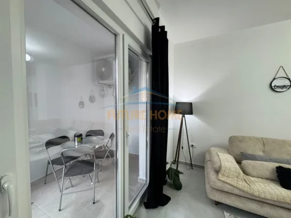 Tirane, jepet me qera apartament 1+1 Kati 4, 80 m² 650 € (ZOGU I ZI)