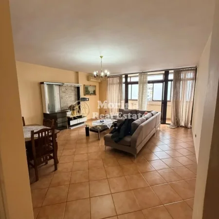 Tirane, jepet me qera apartament 2+1 Kati 2, 120 m² 700 € (Rruga e Kavajes)