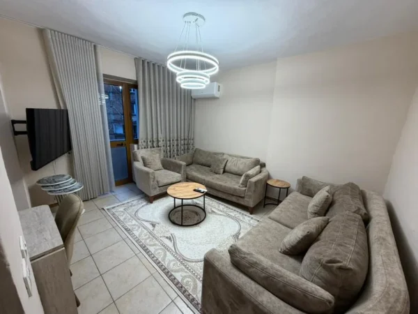 Tirane, jepet me qera apartament 1+1 Kati 3,