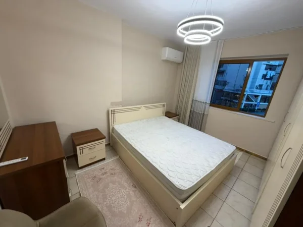Tirane, jepet me qera apartament 1+1 Kati 3,