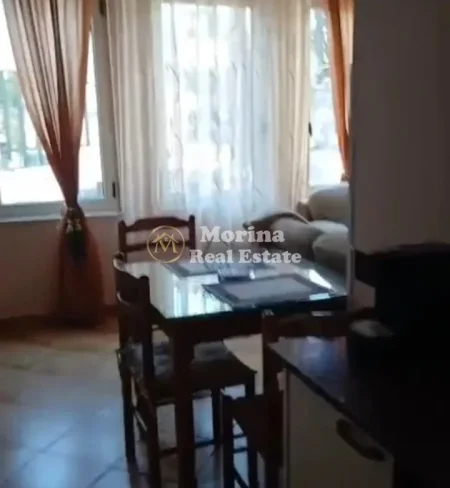 Tirane, jepet me qera apartament 2+1+Ballkon Kati 2, 100 m² 600 € (Kristal Center)