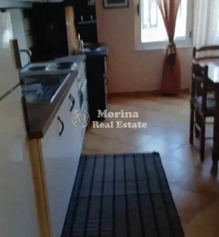 Tirane, jepet me qera apartament 2+1+Ballkon Kati 2, 100 m² 600 € (Kristal Center)