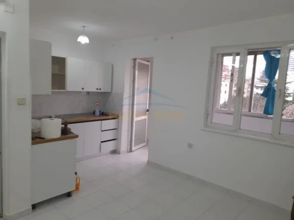 Tirane, jepet me qera apartament 1+1 Kati 5, 56 m² (Bulevardi Zogu i 1)