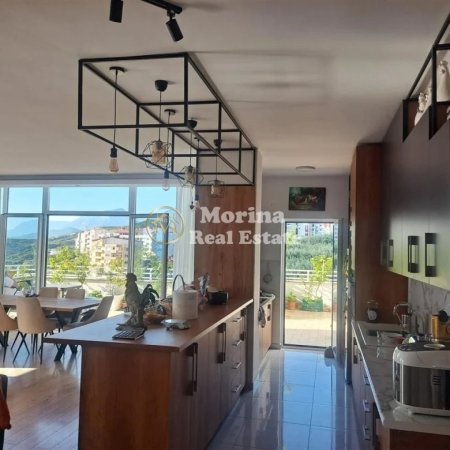 Tirane, jepet me qera ambjent biznesi Kati 5, 120 m² 2.500 € (Fresku)