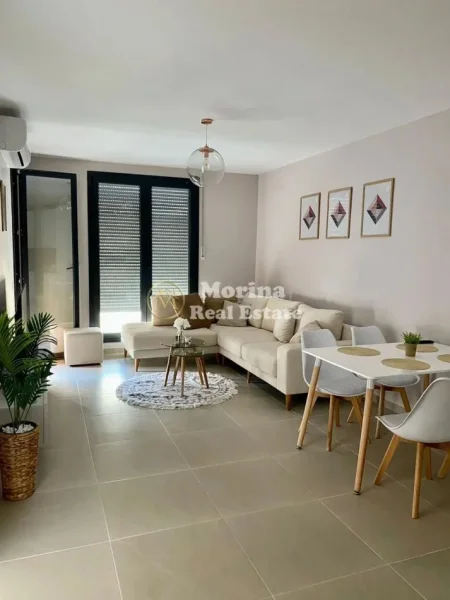 Tirane, jepet me qera apartament 1+1 Kati 10, 60 m² 500 € (Pediatria, QSUT)