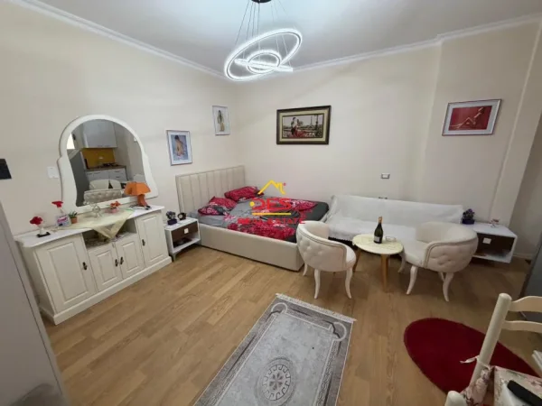 Vlore, shitet garsonier Kati 2, 40 m² 65.000 € (Rruga Gjergj Arianiti)