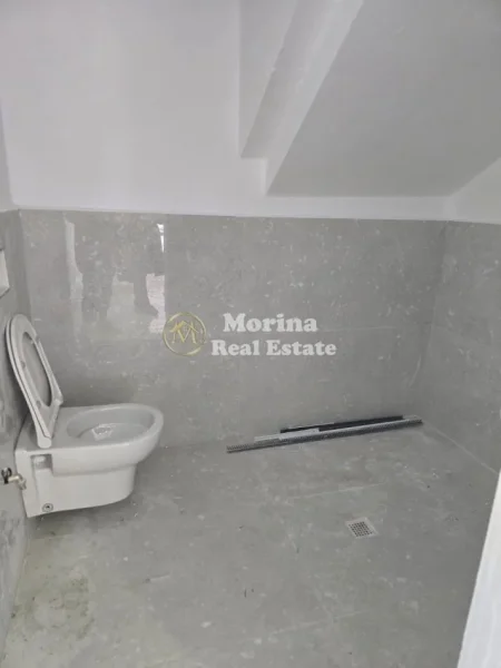 Tirane, jepet me qera ambjent biznesi Kati 0, 117 m² 750 € (21 Dhjetori)