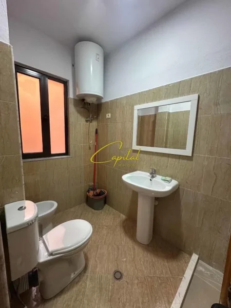 Tirane, jepet me qera apartament 2+1 Kati 3, 75 m² 450 € (ASTIR)