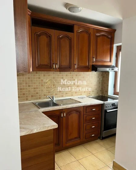 Tirane, jepet me qera apartament 1+1 Kati 2, 55 m² 400 € (Oxhaku)