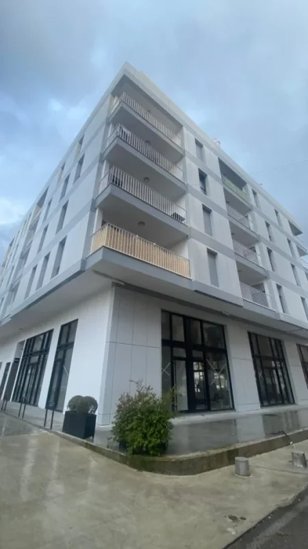 Tirane, shes apartament 2+1+Ballkon Kati 5, 162 m² 230.000 € 