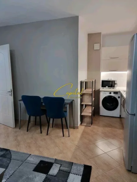 Tirane, jepet me qera apartament 1+1 Kati 5, 63 m² 400 € (YZBERISHT)