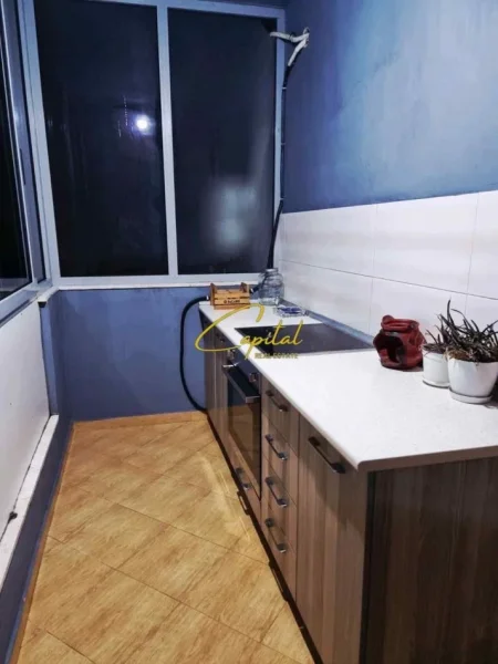 Tirane, jepet me qera apartament 1+1 Kati 5, 63 m² 400 € (YZBERISHT)