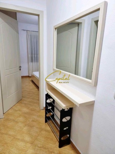 Tirane, jepet me qera apartament 1+1 Kati 5, 63 m² 400 € (YZBERISHT)
