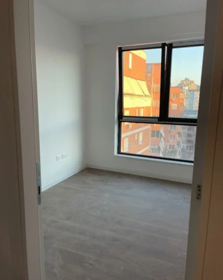 Tirane, jepet me qera zyre Kati 6, 90 m² 800 € (MYSLYM SHYRI)