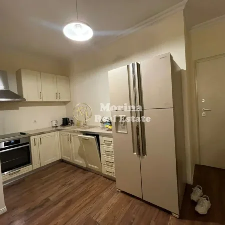 Tirane, jepet me qera apartament 2+1 Kati 6, 140 m² 1.000 € (Ring Center, Zogu Zi)