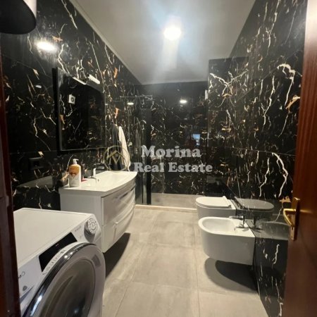 Tirane, jepet me qera apartament 1+1 Kati 9, 70 m² 500 € (Komuna e Parisit)