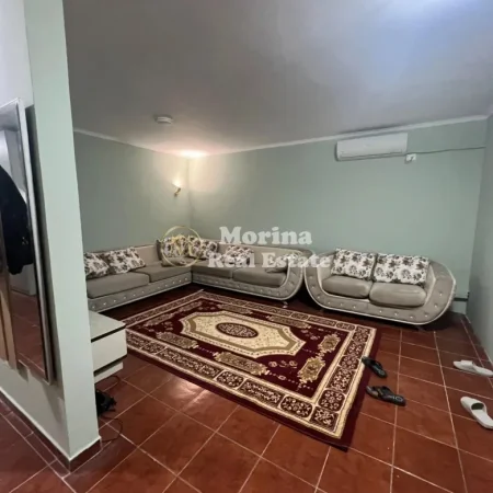 Tirane, jepet me qera apartament 1+1 Kati 9, 70 m² 450 € (Komuna e Parisit)