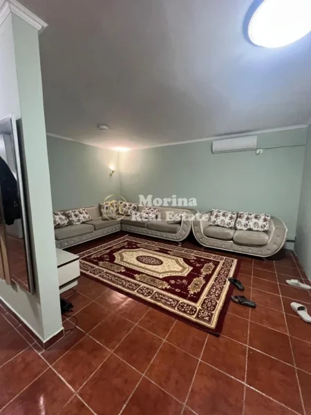 Tirane, jepet me qera apartament 1+1 Kati 9, 70 m² 450 € (Komuna e Parisit)