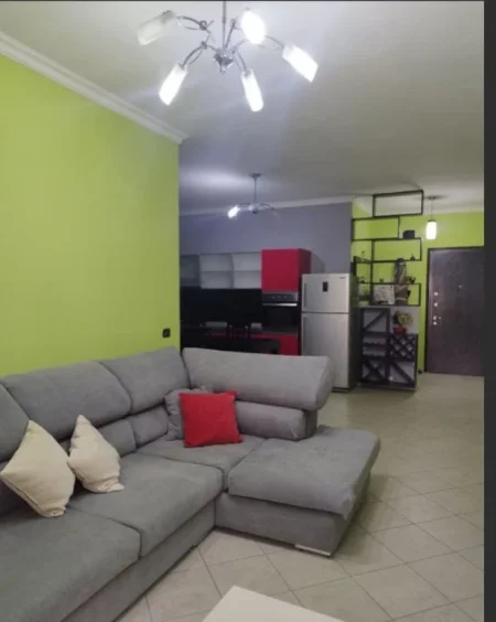 Tirane, jepet me qera apartament 1+1 Kati 3, 90 m² 480 € (YZBERISHT)
