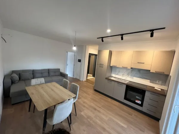 Tirane, jepet me qera Banesë 1+1+Parkim, Kati 3, 70 m² 450 € (Në Shkozë)