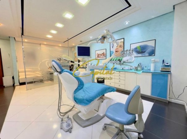 Tirane, jepet me qera ambjent biznesi Kati 1, 60 m² 800 € (ALI DEMI)