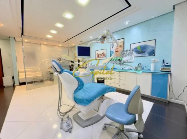 Tirane, jepet me qera ambjent biznesi Kati 1, 60 m² 800 € (ALI DEMI)