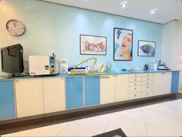 Tirane, jepet me qera ambjent biznesi Kati 1, 60 m² 800 € (ALI DEMI)