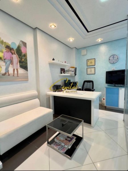 Tirane, jepet me qera ambjent biznesi Kati 1, 60 m² 800 € (ALI DEMI)