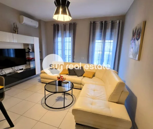 Shkoder, jepet me qera apartament 2+1+Ballkon Kati 2, 120 m² 700 € (TEK ROZAFA SEA FOOD SHKODER)