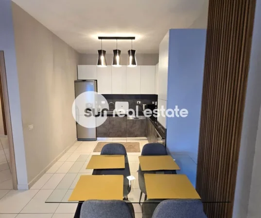 Shkoder, jepet me qera apartament 2+1+Ballkon Kati 2, 120 m² 700 € (TEK ROZAFA SEA FOOD SHKODER)