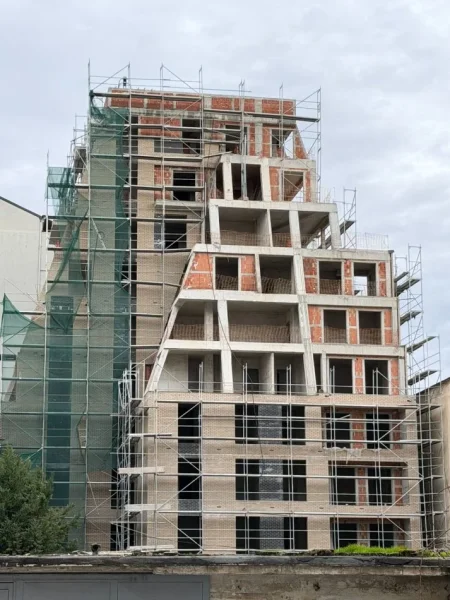 Tirane, shitet apartament 2+1+Ballkon Kati 4, 105 m² 313.500 € (Stadiumi Dinamo)