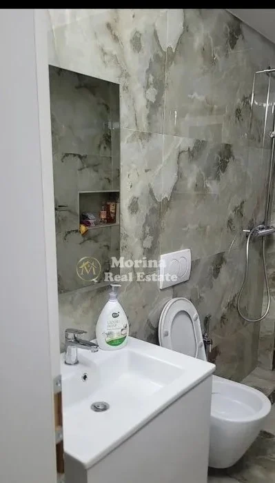 Tirane, jepet me qera apartament 2+1 Kati 3, 75 m² 950 € (Myslym Shyri)