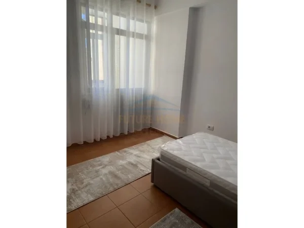 Tirane, jepet me qera apartament 2+1 Kati 3, 83 m² 600 € (RRUGA E ELBASANIT)