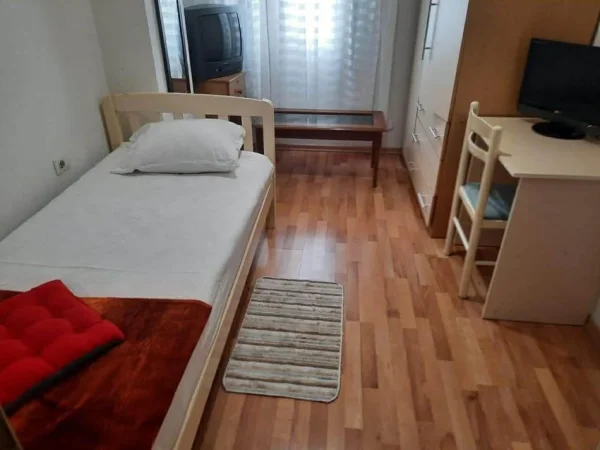 Tirane, jepet me qera apartament 2+1 Kati 7, 90 m² 500 € (Don Bosko)