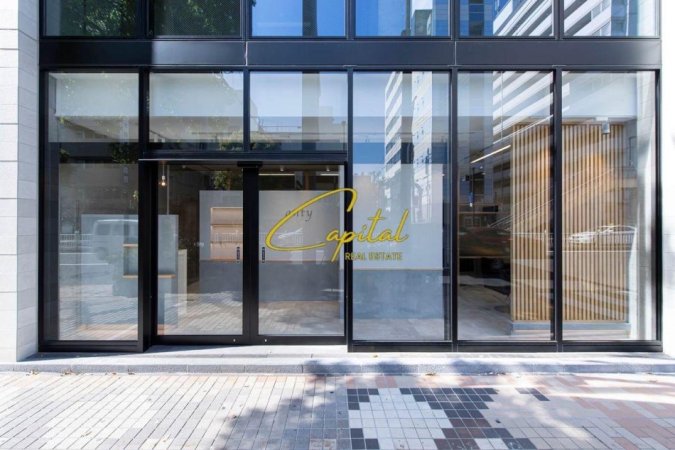 Tirane, jepet me qera ambjent biznesi Kati 1, 304 m² 3.600 € (SAUK)