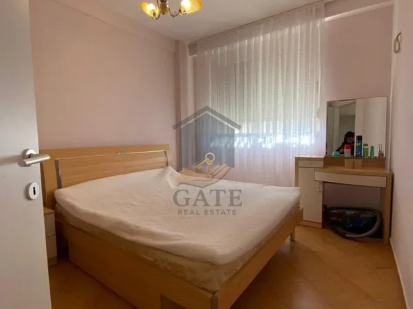 Durres, jepet me qera apartament 1+1 Kati 3, 60 m² 300 € (Golem)