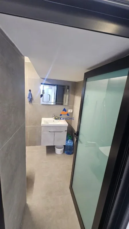 Tirane, shitet ambjent biznesi Kati 0, 50 m² 